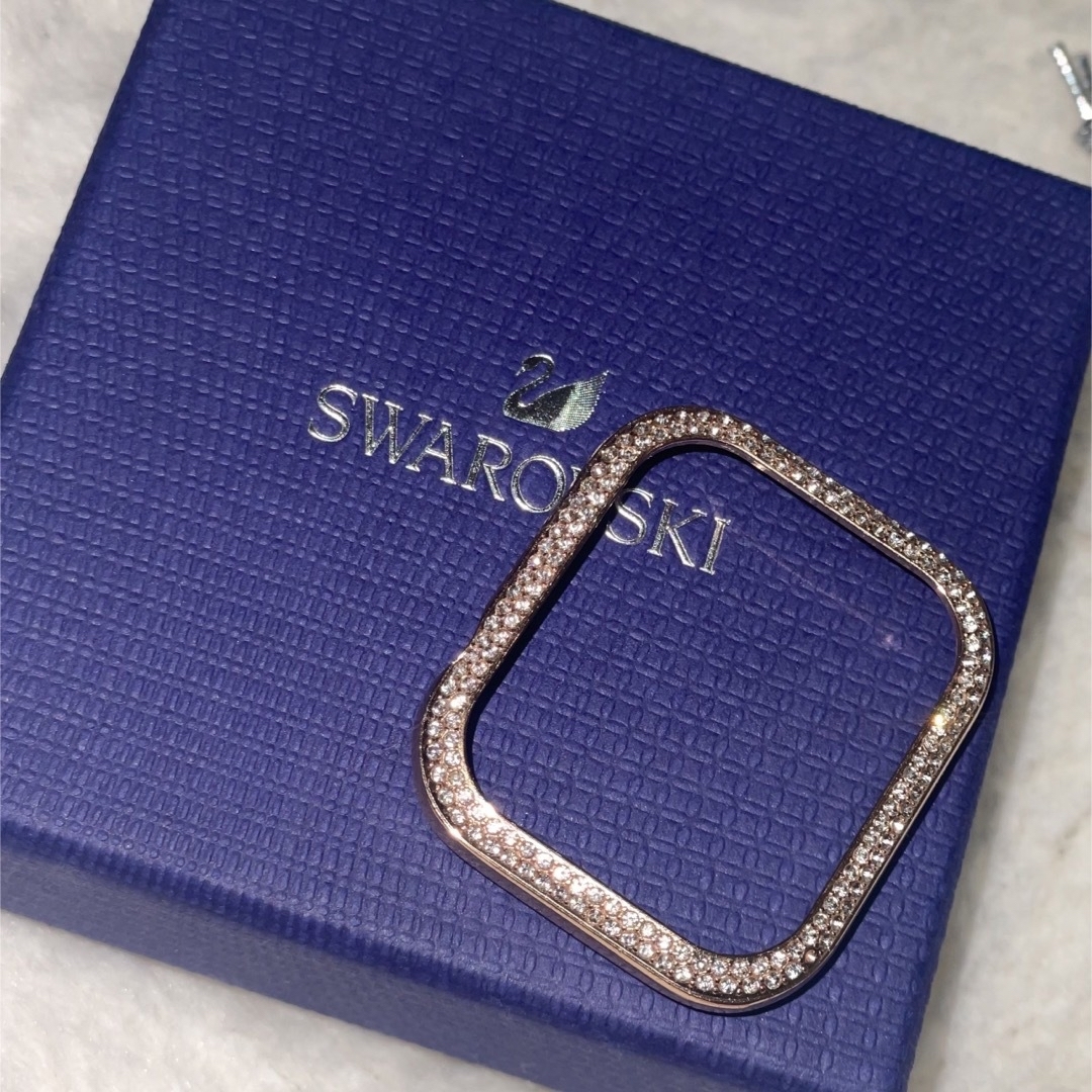 SWAROVSKI(スワロフスキー)のスワロフスキーAppleWatchケースse40MM メンズの時計(腕時計(デジタル))の商品写真