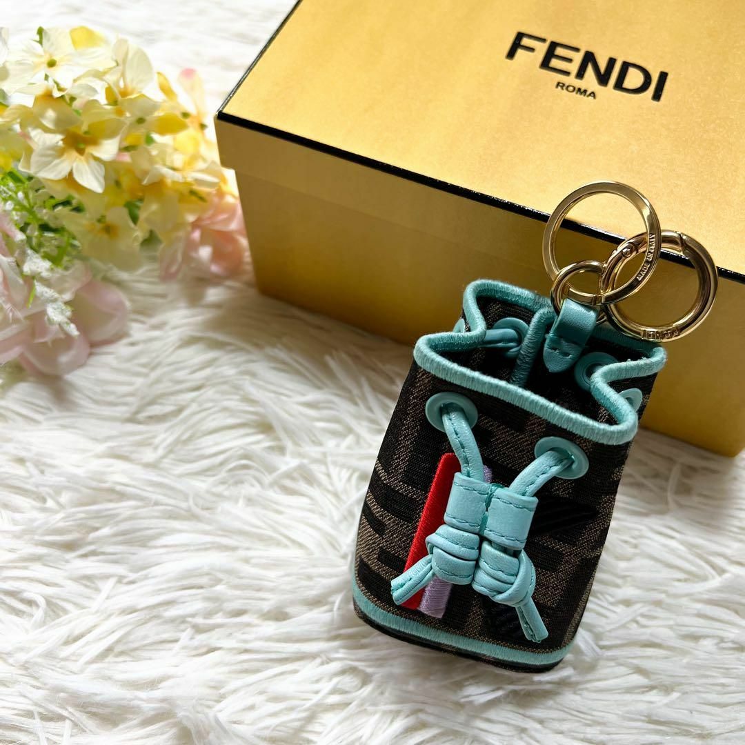 FENDI - 【極美品】フェンディ キーホルダー ズッカ柄 バッグモチーフ