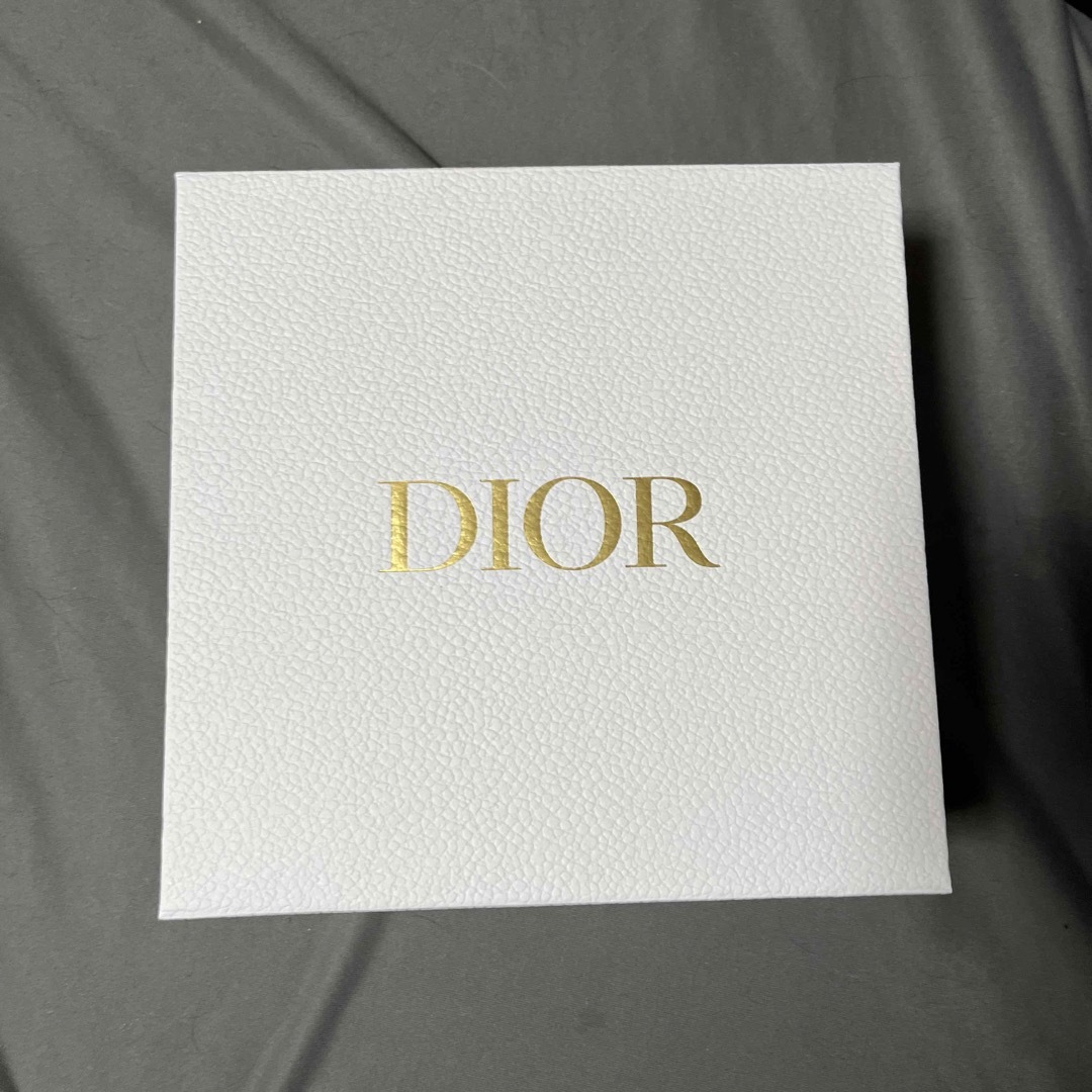 Dior(ディオール)のDior ギフトボックス インテリア/住まい/日用品のオフィス用品(ラッピング/包装)の商品写真