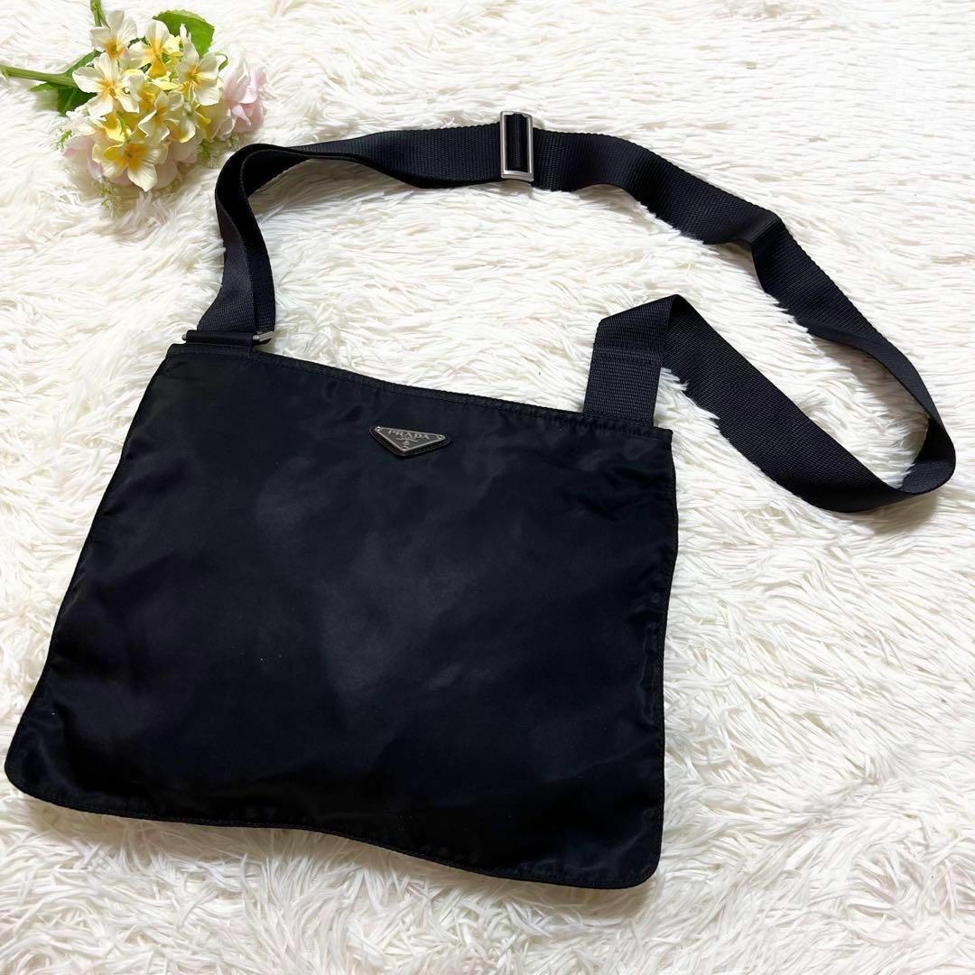 PRADA ショルダーバッグ サコッシュ 定番 三角ロゴ 三角プレート 白タグ-