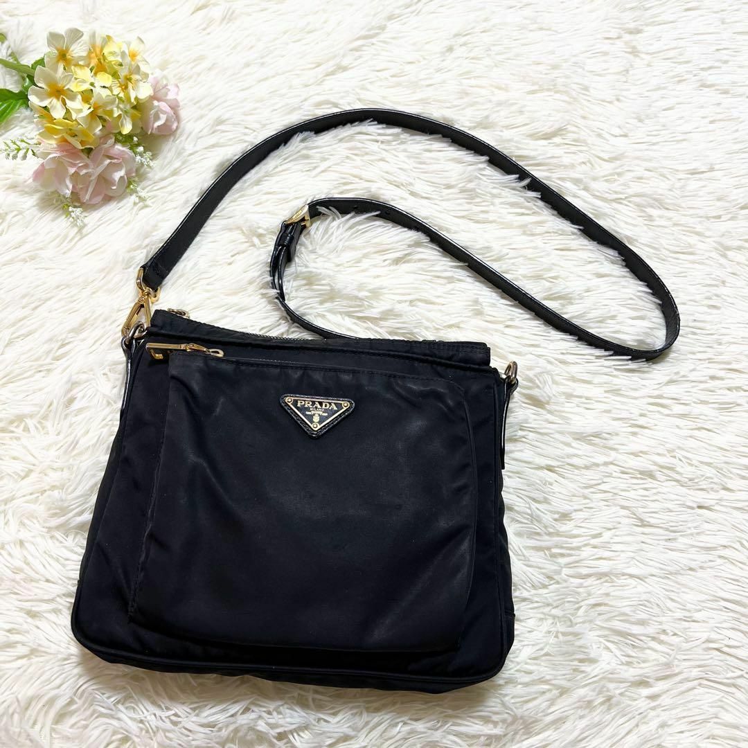 極美品】プラダ ショルダーバッグ 三角ロゴ ゴールド金具 マチ有