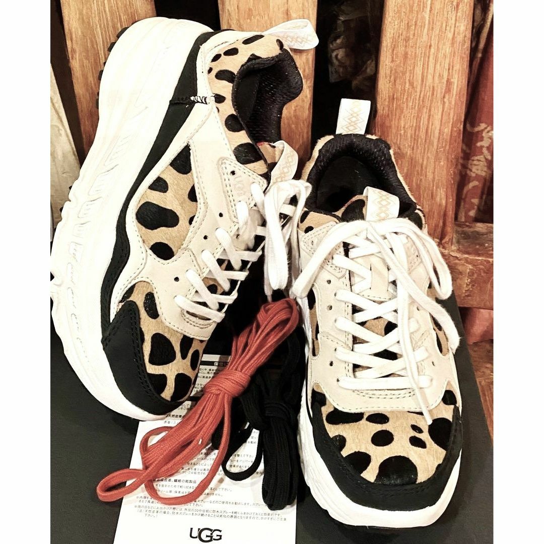 UGG(アグ)の完売しました。。✨美品✨23.5～24素足履✨UGG✨CA805 CHEETAH レディースの靴/シューズ(スニーカー)の商品写真