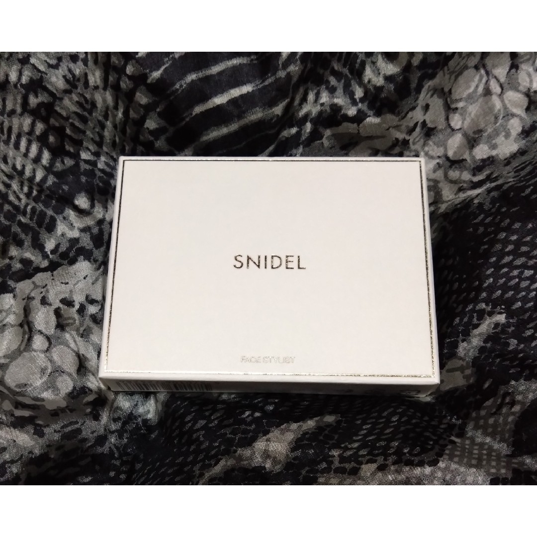 SNIDEL(スナイデル)の新品 SNIDELBEAUTY スナイデルビューティ フェイススタイリスト 02 コスメ/美容のベースメイク/化粧品(アイシャドウ)の商品写真
