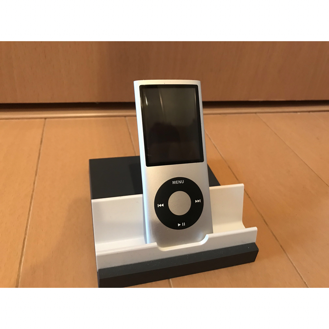 iPod(アイポッド)の【訳あり】iPod nano第4世代◆16GB◆シルバー スマホ/家電/カメラのオーディオ機器(ポータブルプレーヤー)の商品写真