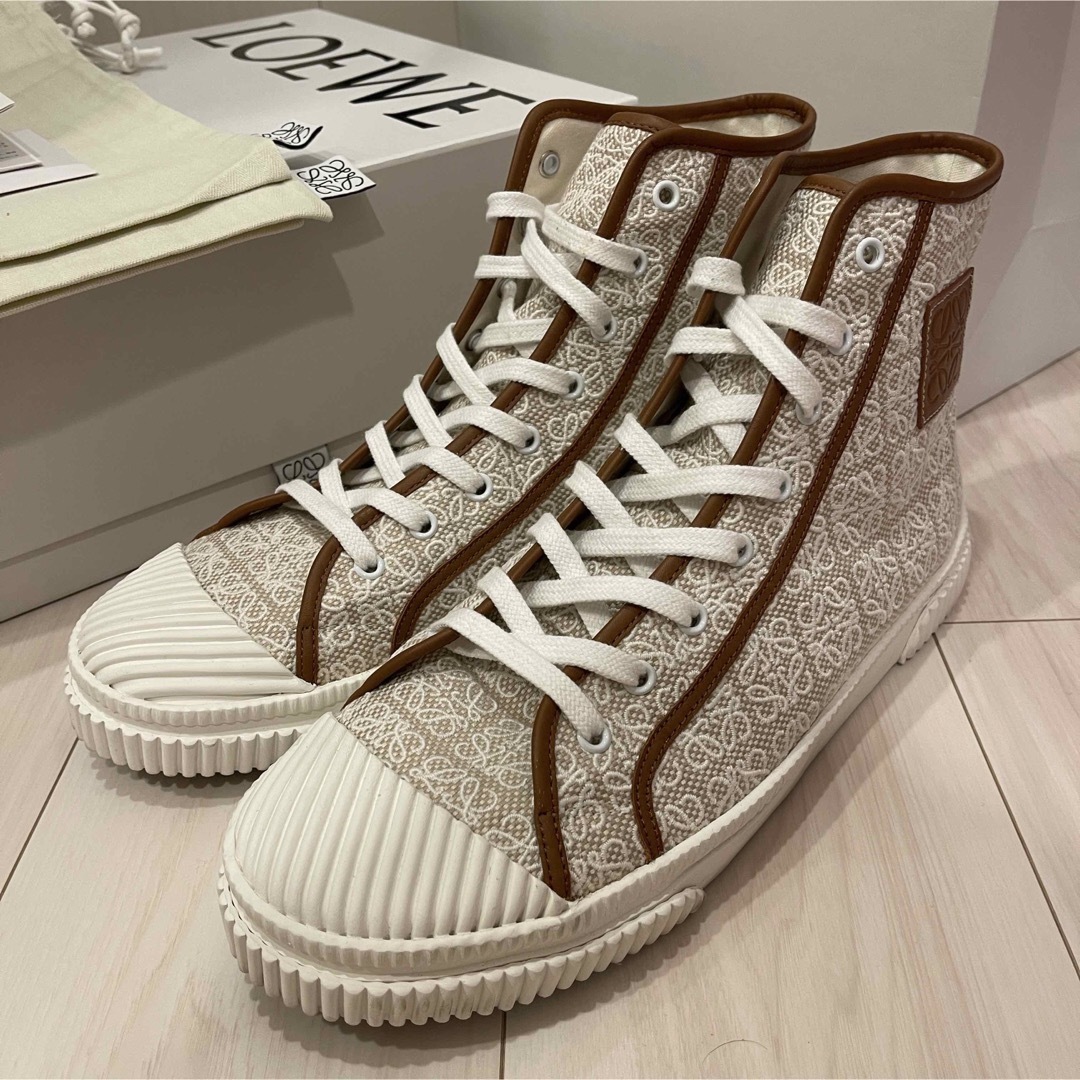 ロエベ LOEWE アナグラム ハイカットスニーカー 43 ロエベ LOEWE アナグラム ハイカットスニーカー 43