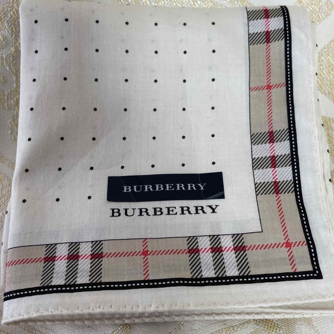 BURBERRY(バーバリー)の✴️新品未使用✴️Burberryハンカチ2枚セット✴️ メンズのファッション小物(ハンカチ/ポケットチーフ)の商品写真