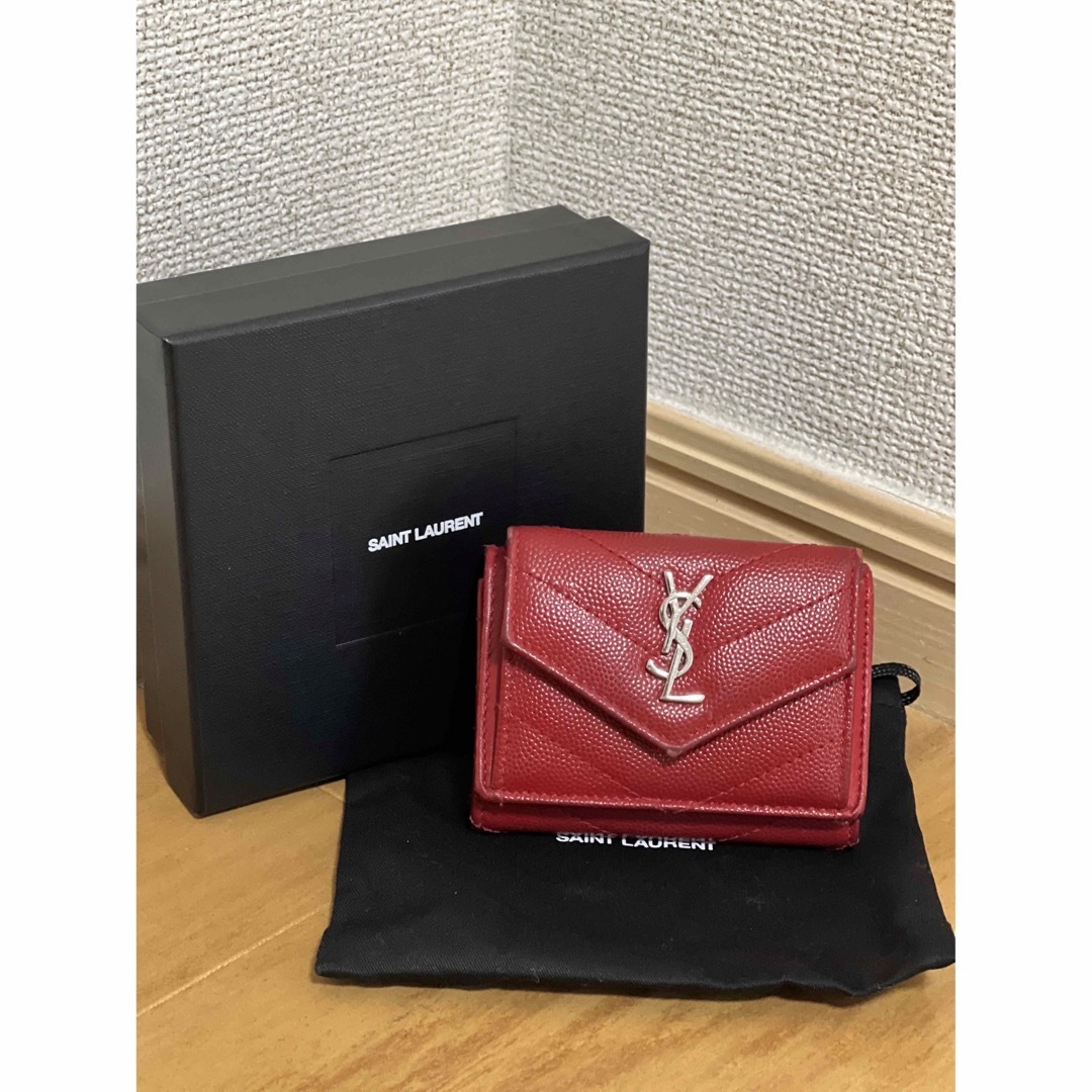 Saint Laurent - サンローラン Vステッチ 三つ折りコンパクト財布 赤 ...