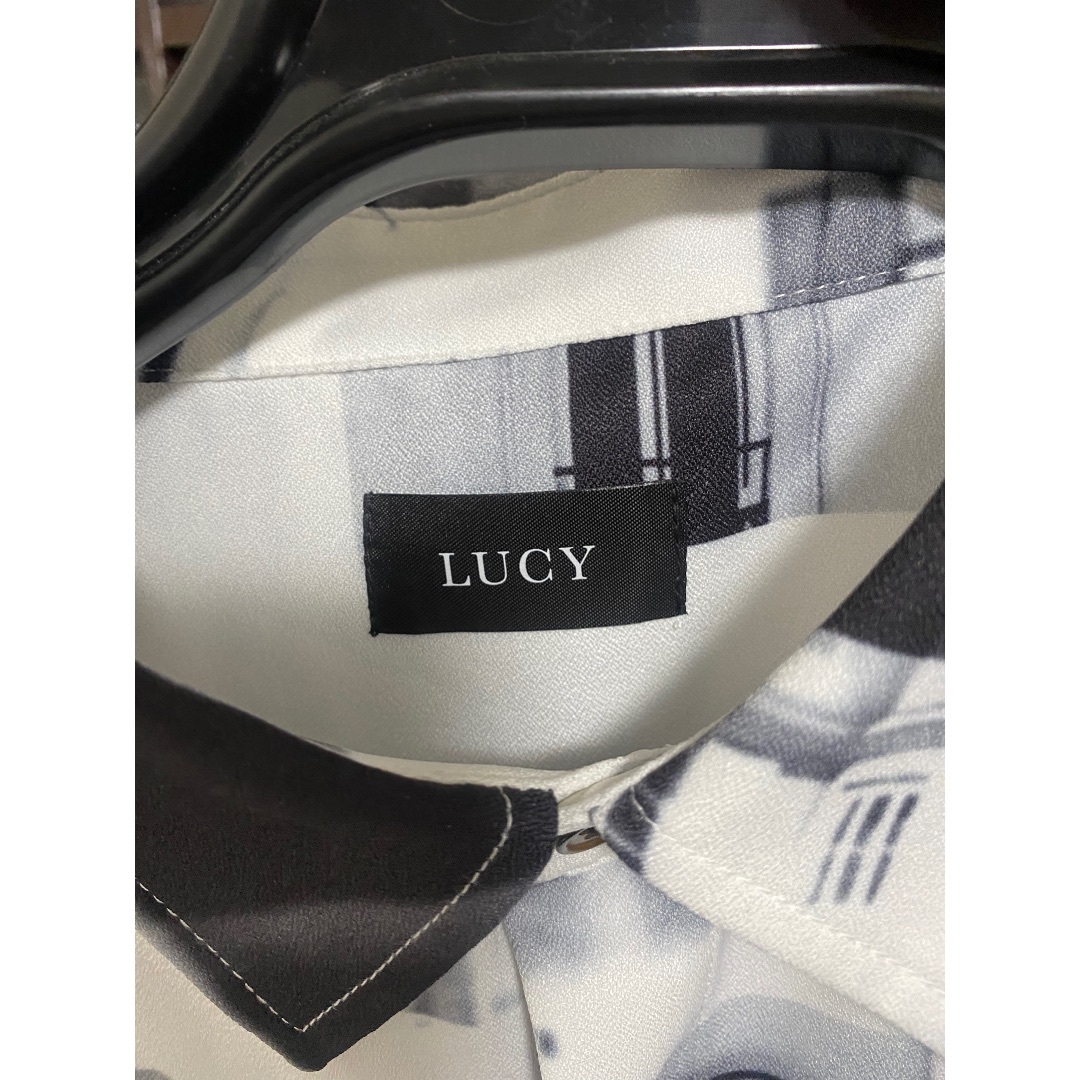 LUCY 総柄シャツ