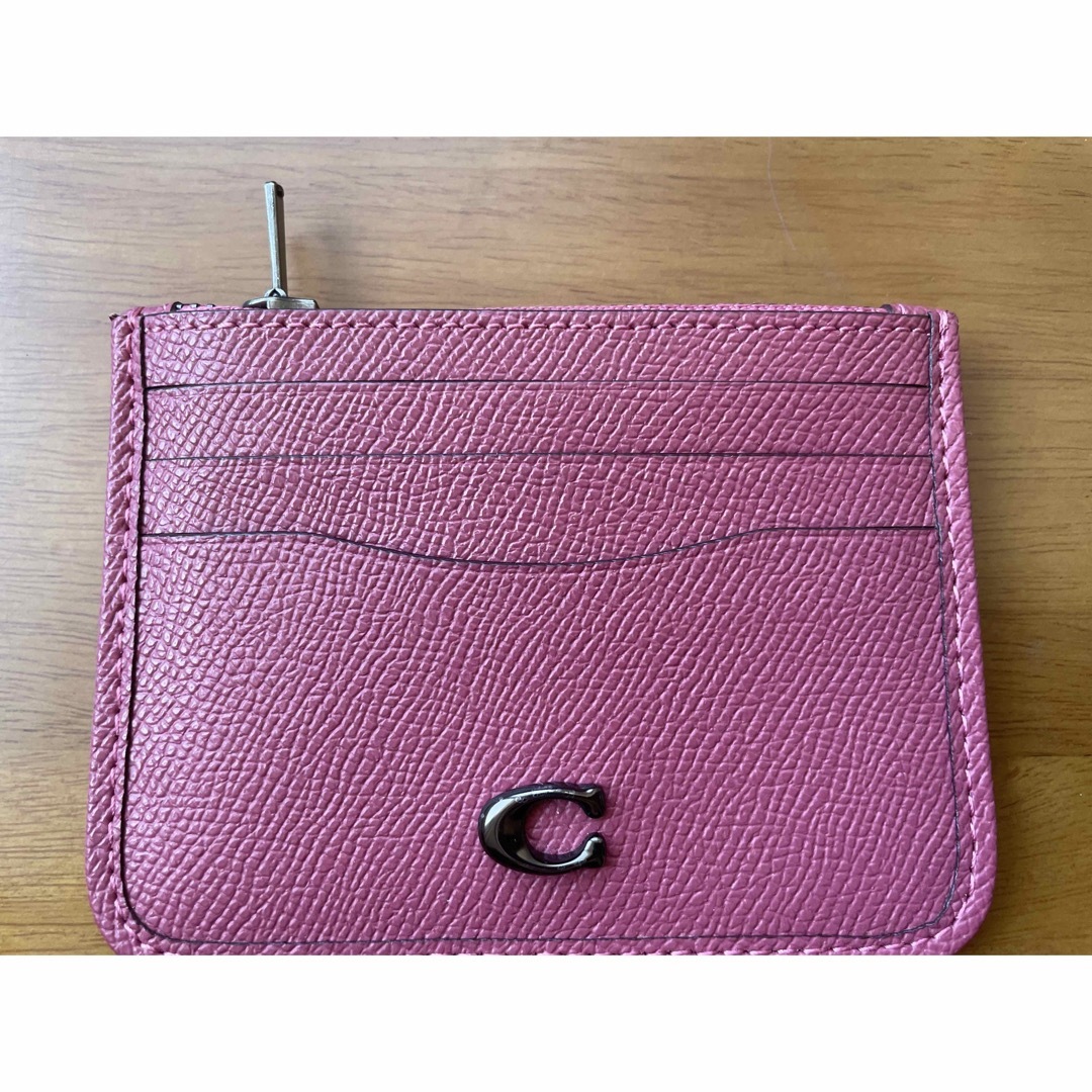 COACH(コーチ)のcoach カードケース　ピンク色 レディースのファッション小物(名刺入れ/定期入れ)の商品写真