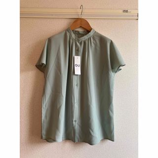 ジーユー(GU)のGUドレープバンドカラーシャツgreen・Mサイズ新品(シャツ/ブラウス(半袖/袖なし))