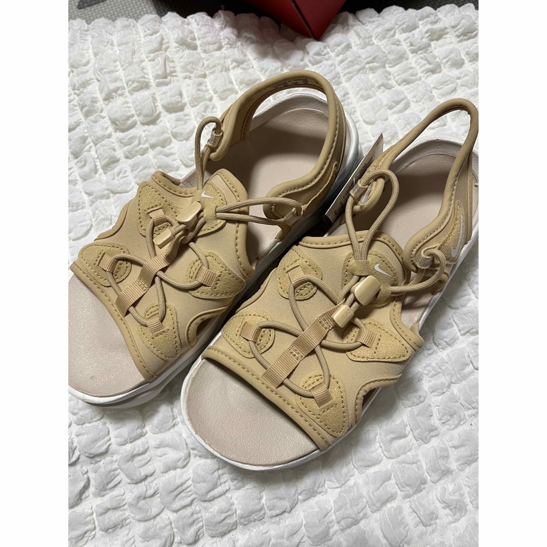 NIKE - 新品!!希少なベージュエアマックスココ24cmの通販 by 紹介文