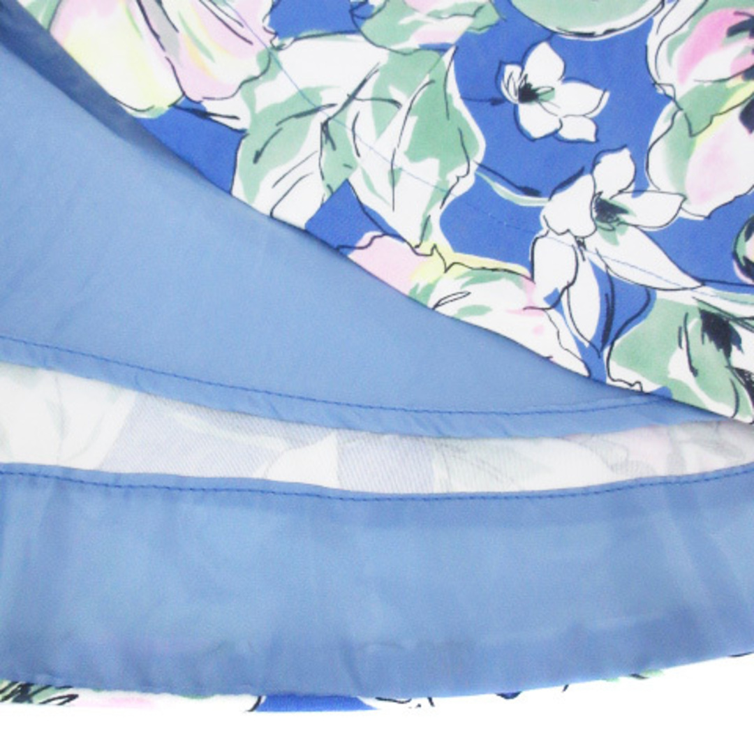 SNIDEL(スナイデル)のスナイデル フレアスカート ひざ丈 花柄 マルチカラー F 白 青 /FF14 レディースのスカート(ひざ丈スカート)の商品写真