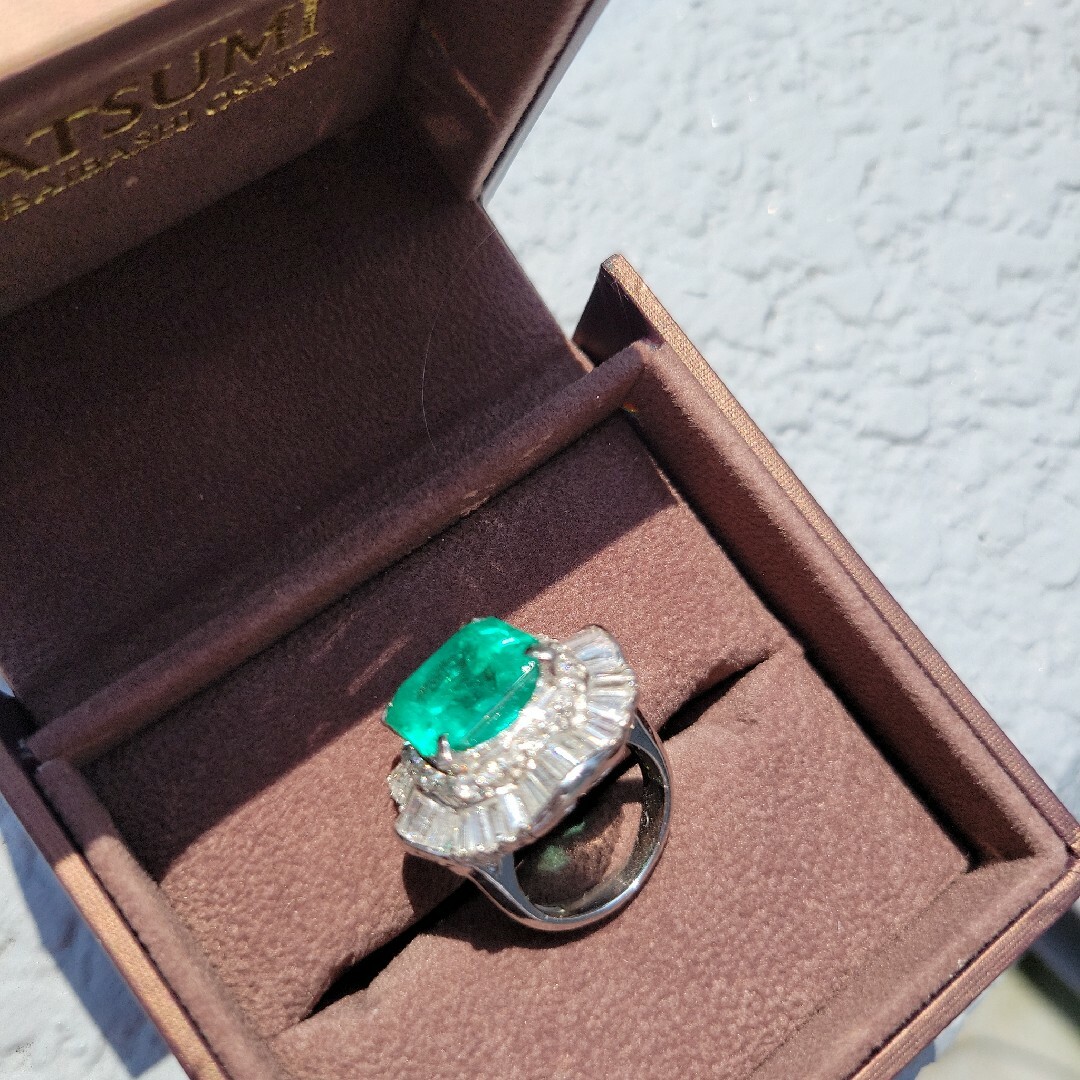 エメラルドとダイヤの指輪　9号 レディースのアクセサリー(リング(指輪))の商品写真