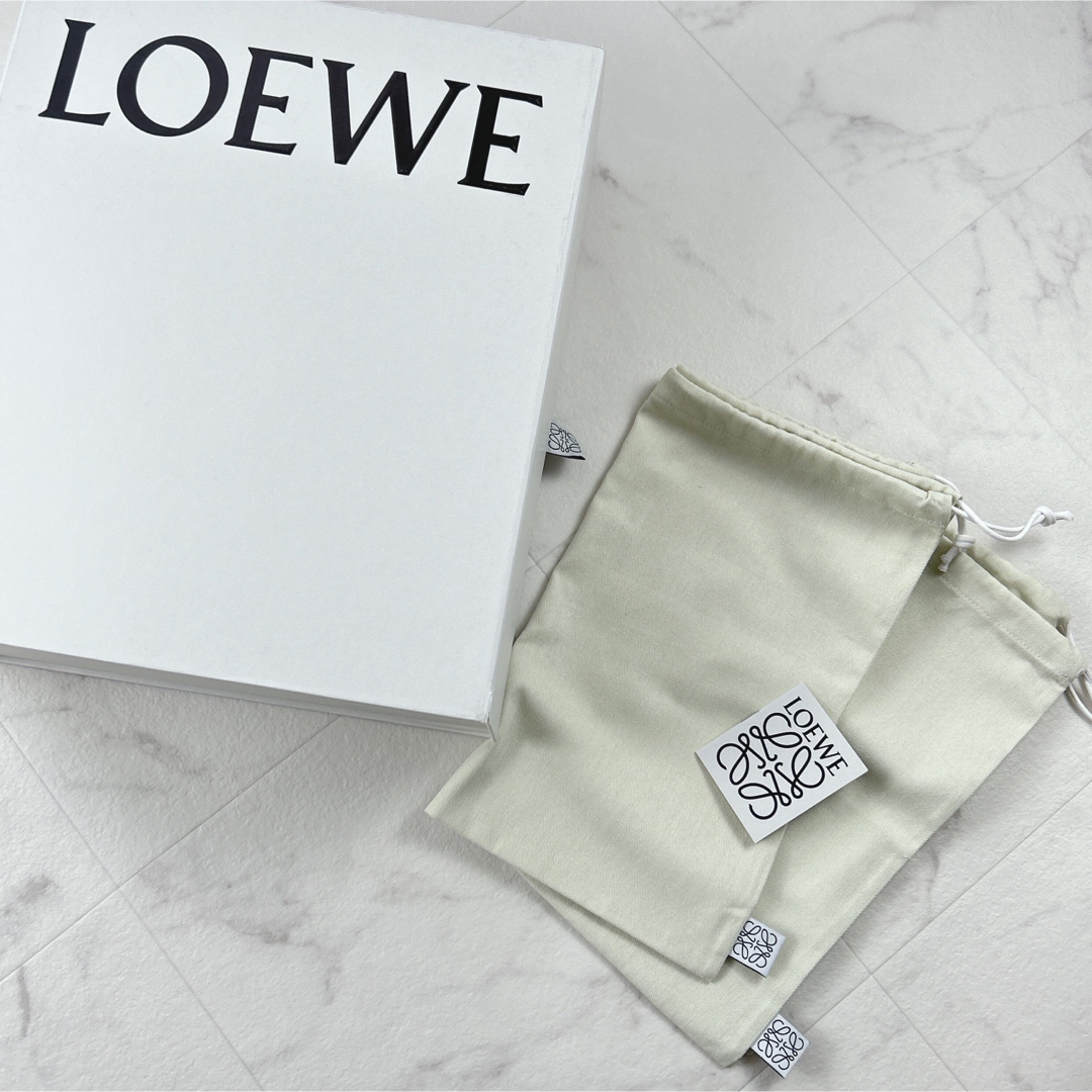 LOEWE(ロエベ)の新品  LOEWE ロエベ ブーツ 37 サイドゴアブーツ チェルシーブーツ 黒 レディースの靴/シューズ(ブーツ)の商品写真