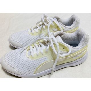 プーマ(PUMA)のPUMAプーマ エスケーパープロレディースレスニーカー23ｃｍ白ホワイト(スニーカー)