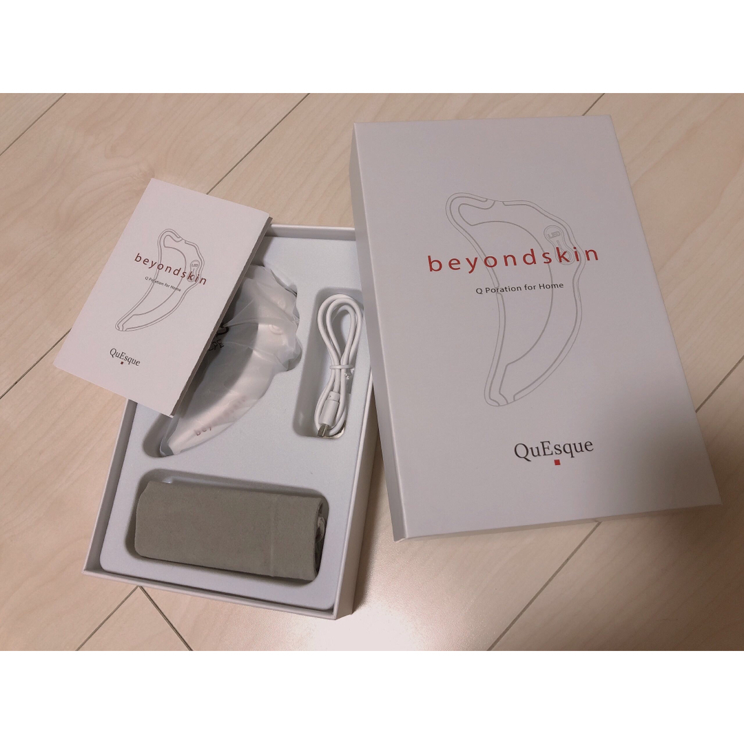 b.glen(ビーグレン)のQuEsque beyondskin ビヨンドスキン b.glen ビーグレン スマホ/家電/カメラの美容/健康(フェイスケア/美顔器)の商品写真