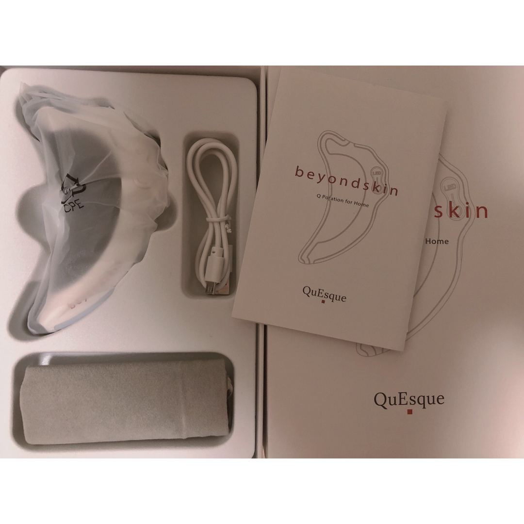 b.glen(ビーグレン)のQuEsque beyondskin ビヨンドスキン b.glen ビーグレン スマホ/家電/カメラの美容/健康(フェイスケア/美顔器)の商品写真