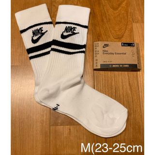 ナイキ(NIKE)の新品　ナイキ　M(23-25cm)  エッセンシャル　クルーソックス　1足セット(ソックス)