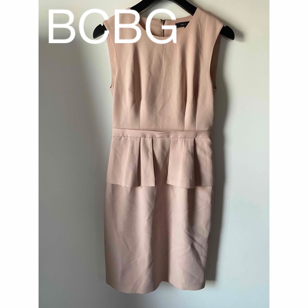 BCBGMAXAZRIA(ビーシービージーマックスアズリア)のBCBG maxazria 海外セレブ　ドレス　ワンピース　ピンクベージュ　膝丈 レディースのワンピース(ひざ丈ワンピース)の商品写真