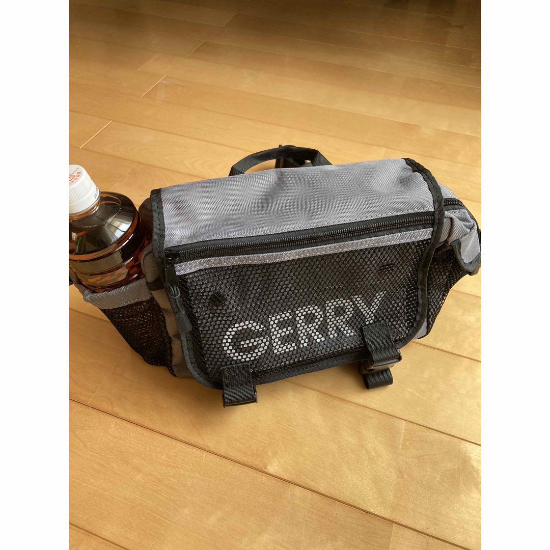 GERRY(ジェリー)のGERRY  ショルダーバッグ　ポーチ付き メンズのバッグ(ショルダーバッグ)の商品写真