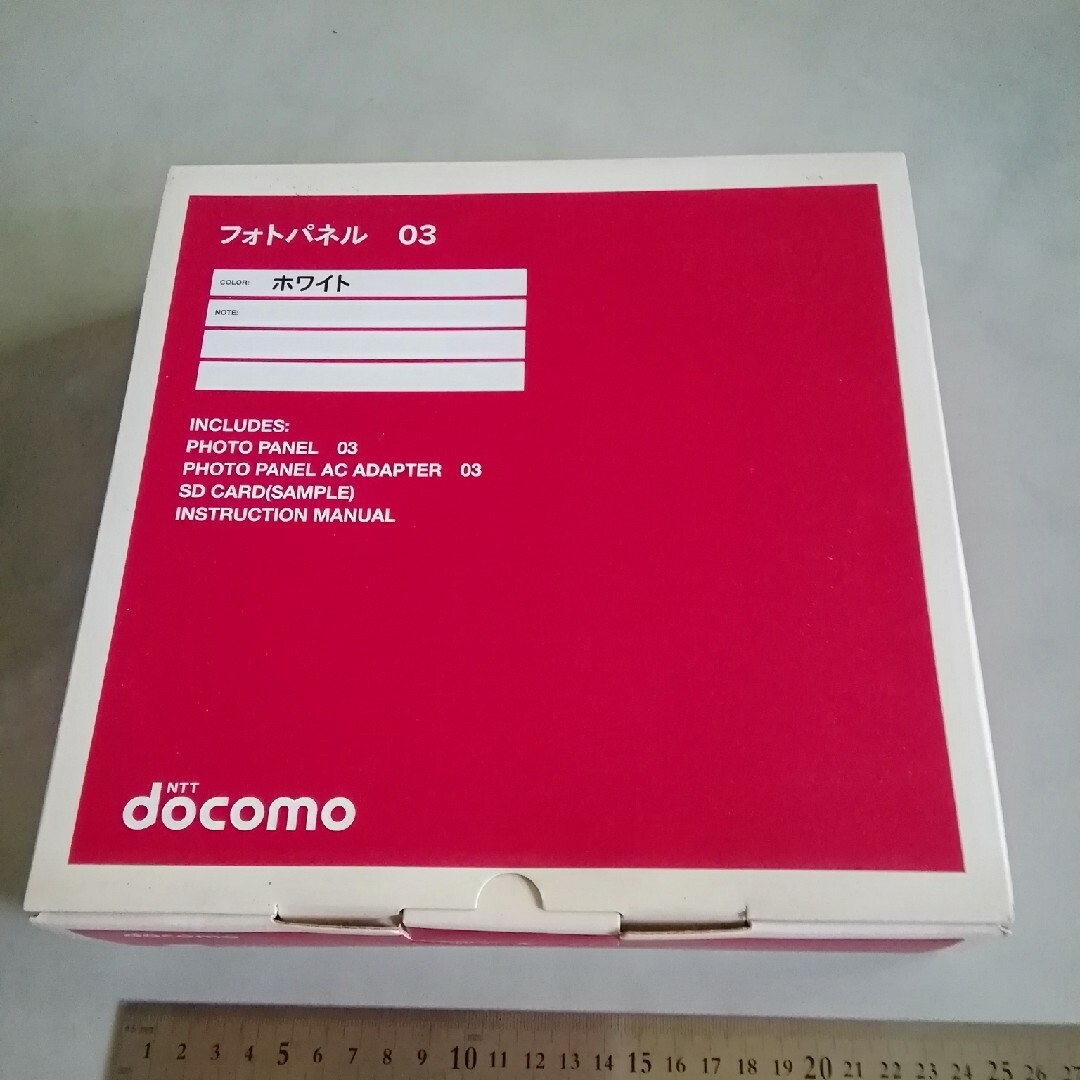 NTTdocomo(エヌティティドコモ)のdocomo　フォトパネル　03 White スマホ/家電/カメラのPC/タブレット(ディスプレイ)の商品写真