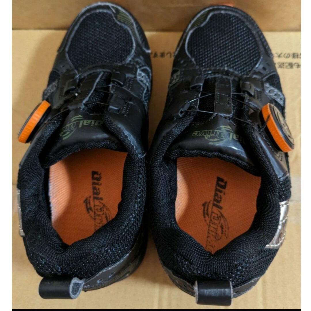 スニーカー ブラック 19cm キッズ/ベビー/マタニティのキッズ靴/シューズ(15cm~)(スニーカー)の商品写真