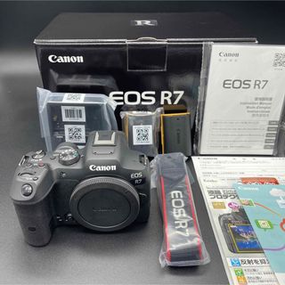 キヤノン(Canon)のCANON EOS R7ボディ (使用1回の美品)(ミラーレス一眼)