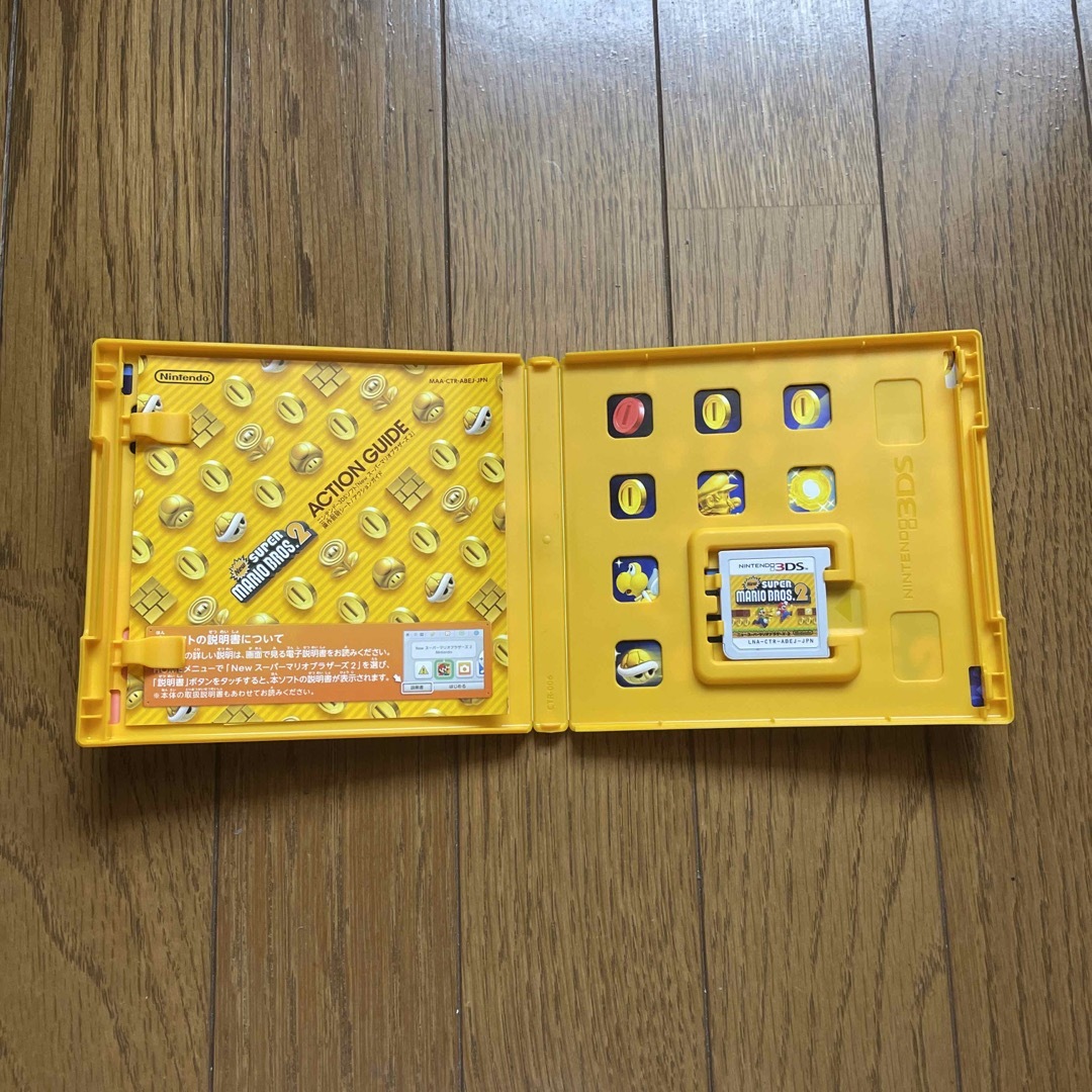 ニンテンドー3DS(ニンテンドー3DS)の【値下】【中古】New スーパーマリオブラザーズ2 3DS エンタメ/ホビーのゲームソフト/ゲーム機本体(携帯用ゲームソフト)の商品写真