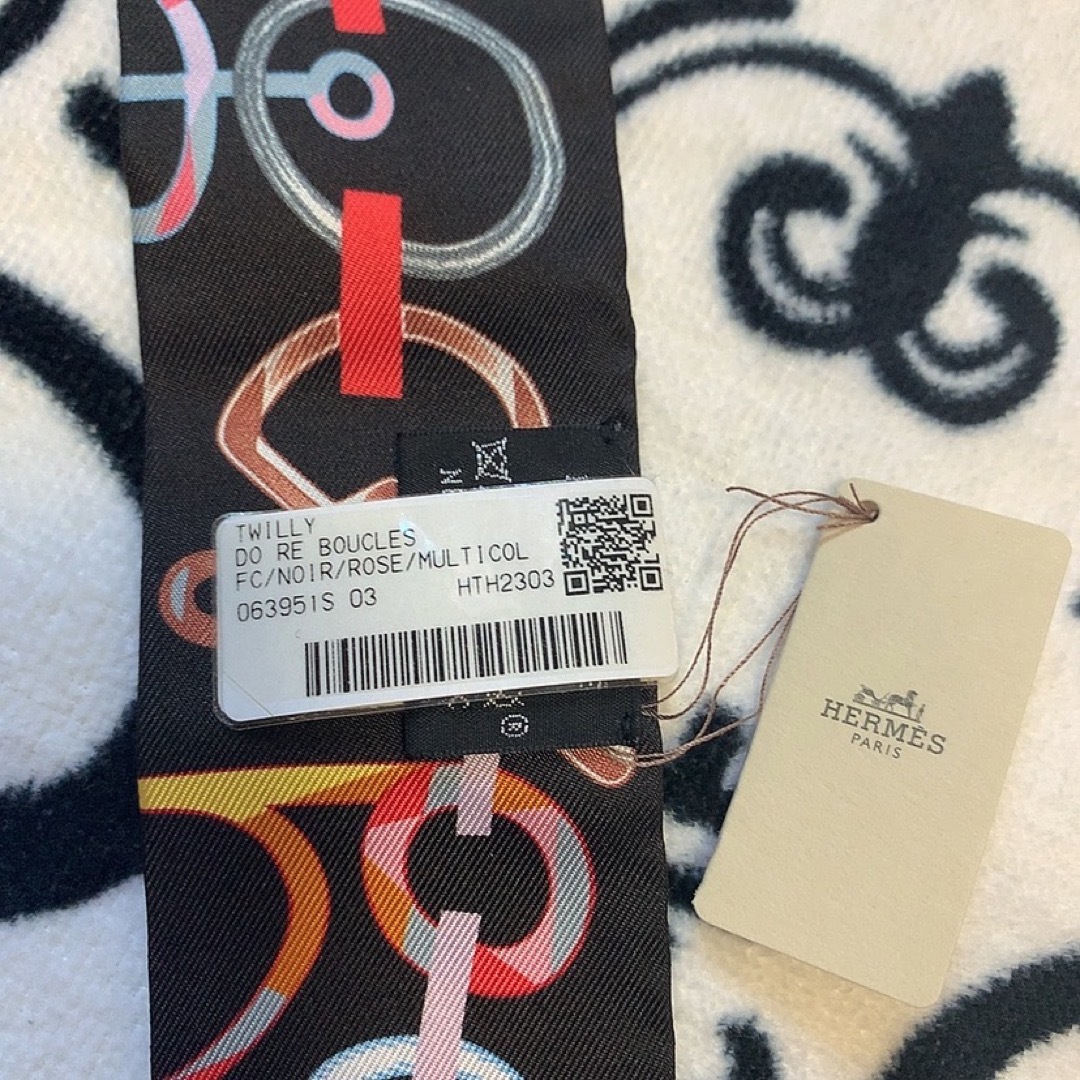 正規品新品未使用HERMES エルメス ツイリー2023年春夏ドレプックル 黒