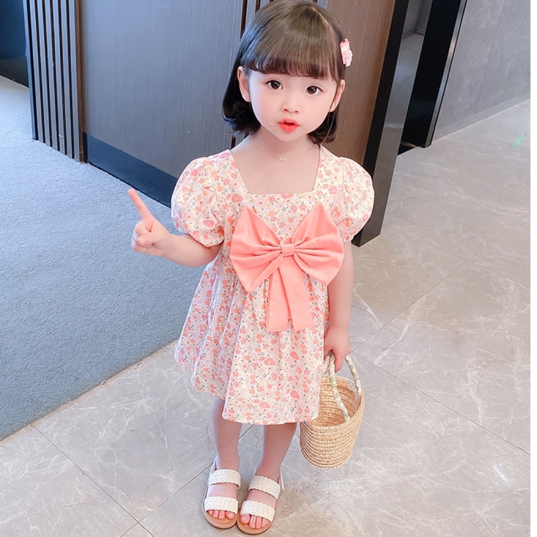 韓国子供服 花柄ワンピース キッズ/ベビー/マタニティのキッズ服女の子用(90cm~)(ワンピース)の商品写真