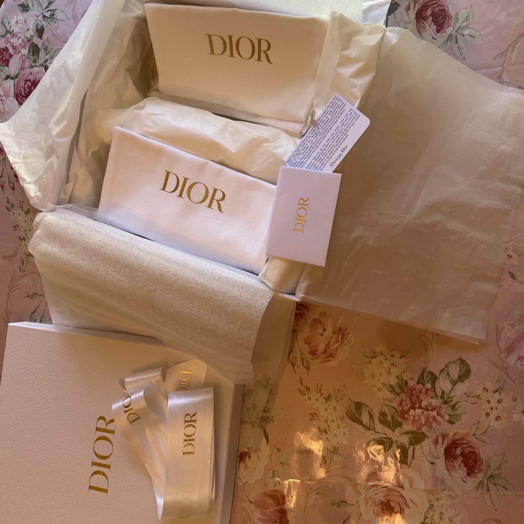 Dior(ディオール)のDior シューズBOX🩷ラッピング🩷巾着２枚シューズケース🩷スターチャーム付き レディースの靴/シューズ(サンダル)の商品写真