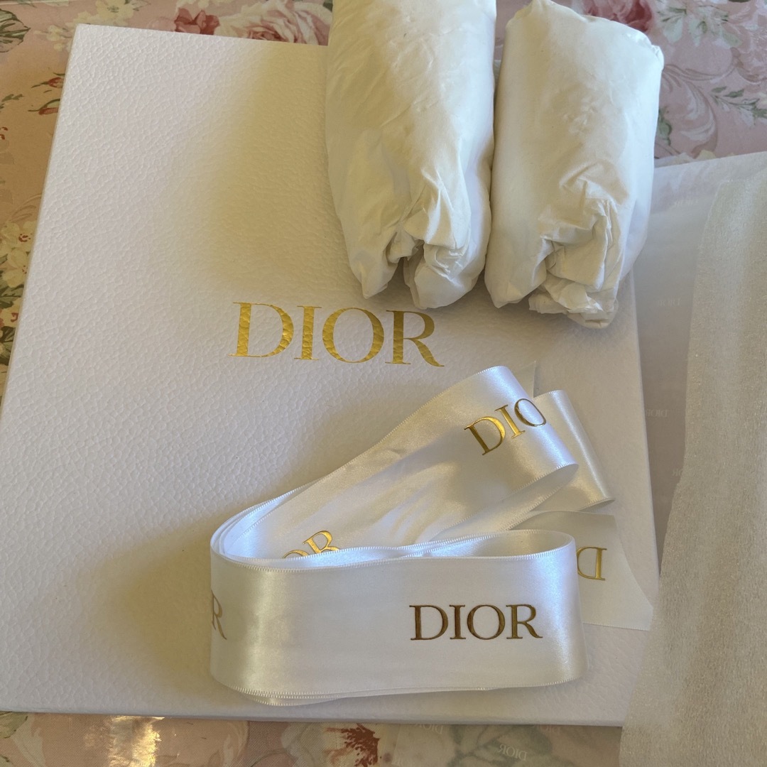 Dior(ディオール)のDior シューズBOX🩷ラッピング🩷巾着２枚シューズケース🩷スターチャーム付き レディースの靴/シューズ(サンダル)の商品写真