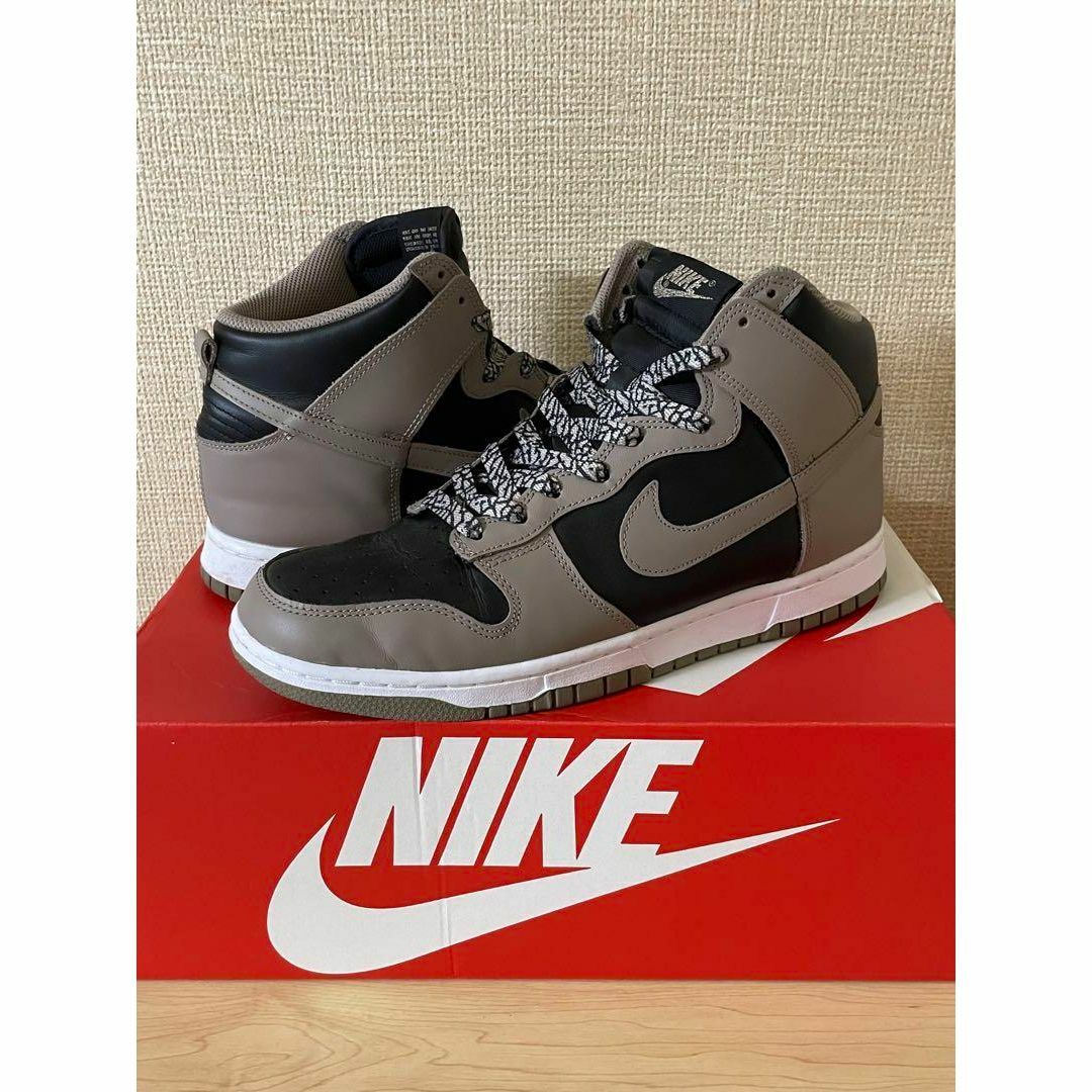 NIKE(ナイキ)のナイキ ウィメンズ ダンク ハイ ムーンフォッシル 28.5 Nike Dunk メンズの靴/シューズ(スニーカー)の商品写真