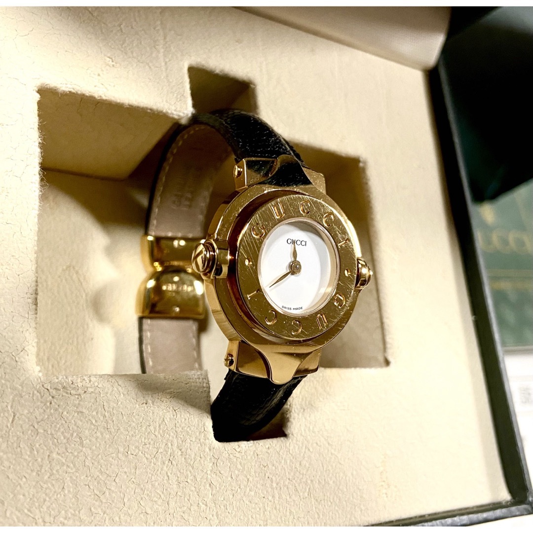 Gucci(グッチ)の【動作確認済】GUCCI リバーシブル バングルウォッチ GQ6600 箱付き  レディースのファッション小物(腕時計)の商品写真