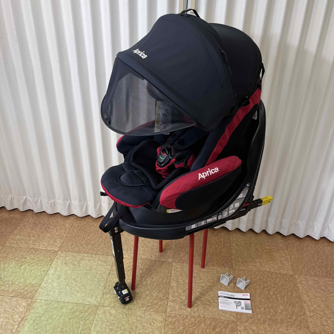 Aprica(アップリカ)のクリーニング済☆綺麗☆　新生児OK　アップリカ　フラディア　グロウ　ISOFIX キッズ/ベビー/マタニティの外出/移動用品(自動車用チャイルドシート本体)の商品写真