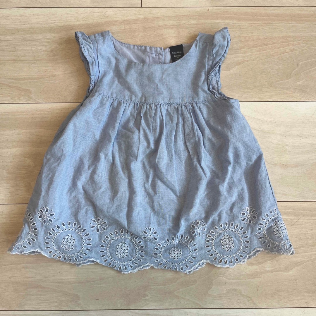 babyGAP(ベビーギャップ)のベビーギャップ　トップス　90 女の子　ベビー キッズ/ベビー/マタニティのキッズ服女の子用(90cm~)(Tシャツ/カットソー)の商品写真