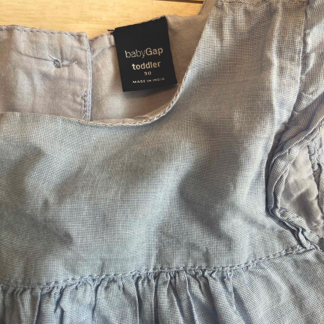 babyGAP(ベビーギャップ)のベビーギャップ　トップス　90 女の子　ベビー キッズ/ベビー/マタニティのキッズ服女の子用(90cm~)(Tシャツ/カットソー)の商品写真