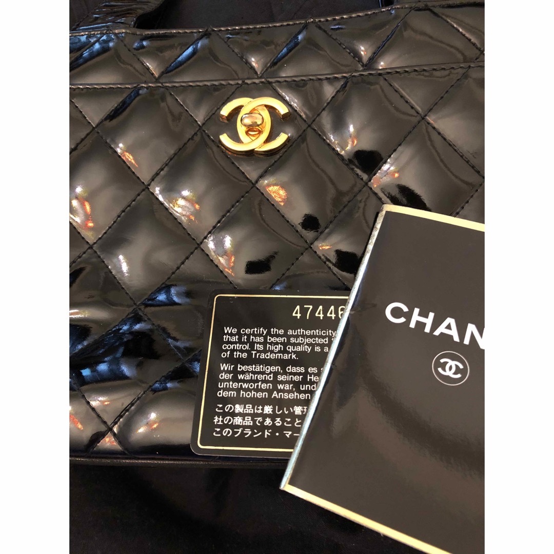 CHANEL(シャネル)のCHANEL シャネル　マトラッセ　パテント　ハンドバッグ レディースのバッグ(ハンドバッグ)の商品写真