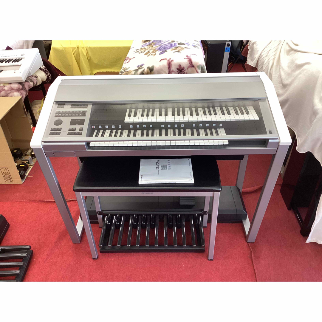エレクトーン02新しい17年製箱から出して5年経過しているだけ!と言える位良好