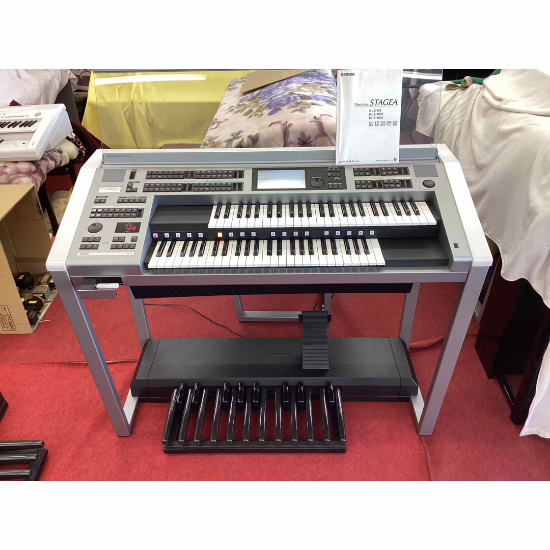 エレクトーン02新しい17年製箱から出して5年経過しているだけ!と言える位良好