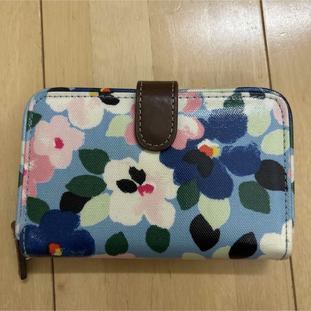 Cath Kidston(キャスキッドソン)のキャスキッドソン　二つ折り財布 レディースのファッション小物(財布)の商品写真