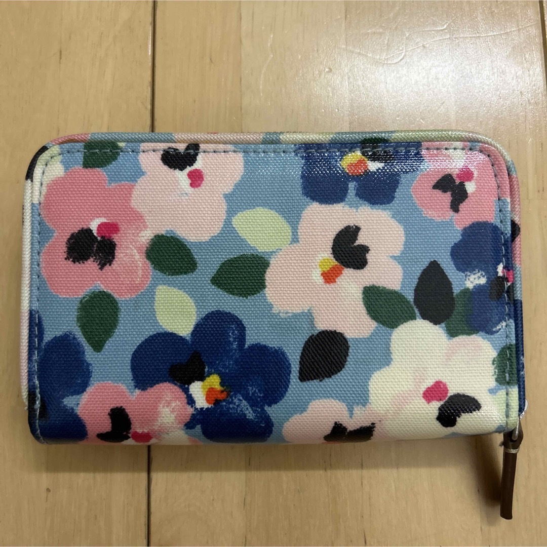 Cath Kidston(キャスキッドソン)のキャスキッドソン　二つ折り財布 レディースのファッション小物(財布)の商品写真