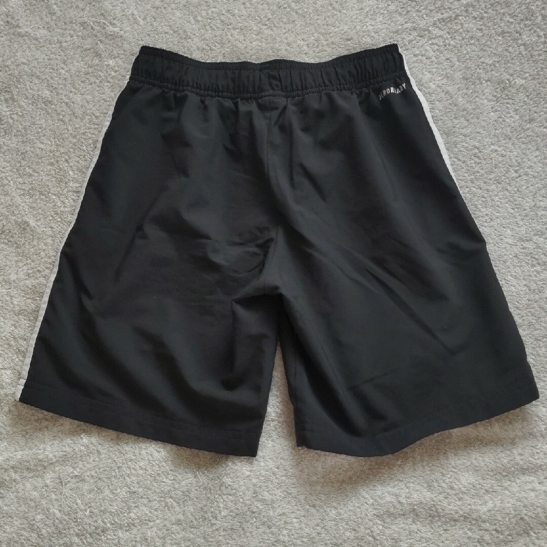 adidas(アディダス)のナカポン様専用  adidas ハーフパンツ キッズ/ベビー/マタニティのキッズ服男の子用(90cm~)(パンツ/スパッツ)の商品写真