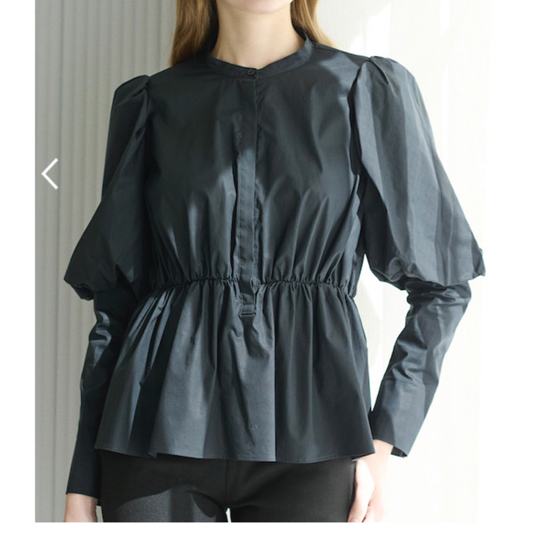 CHACOTT(チャコット)の美品　スティナstina クローゼットflare blouse / navy レディースのトップス(シャツ/ブラウス(長袖/七分))の商品写真