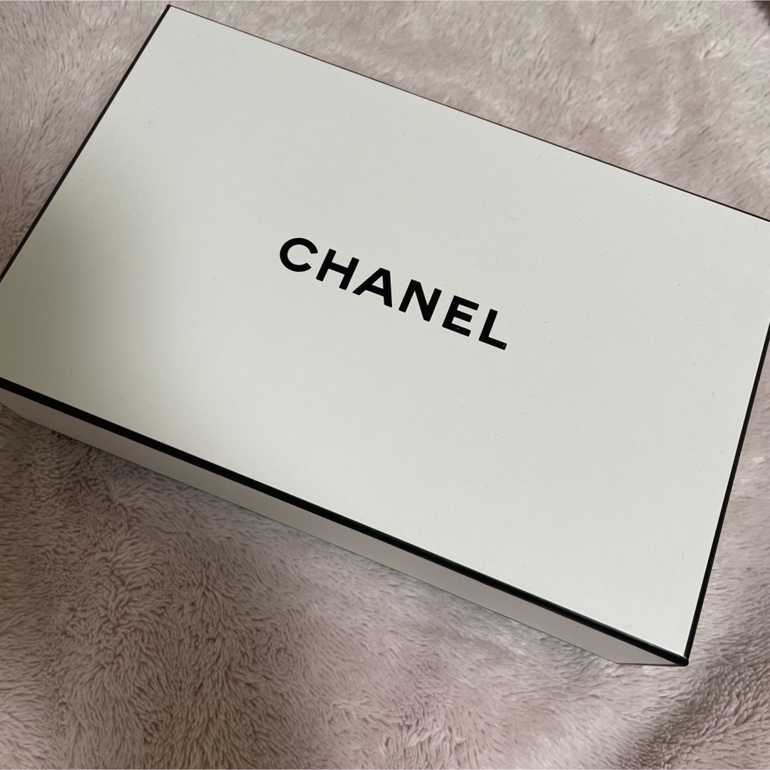 CHANEL(シャネル)のCHANEL 空箱 レディースのバッグ(ショップ袋)の商品写真
