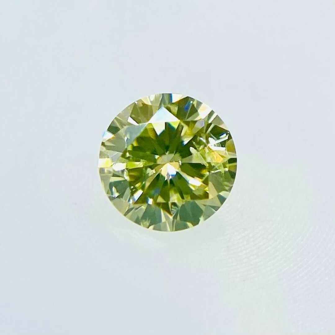 FANCY LIGHT YELLOW GREEN 0.090ct RDナチュラルクラリティ