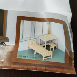 5ウッドクラフト　ミニチュア家具ベッド、机、椅子(ミニチュア)