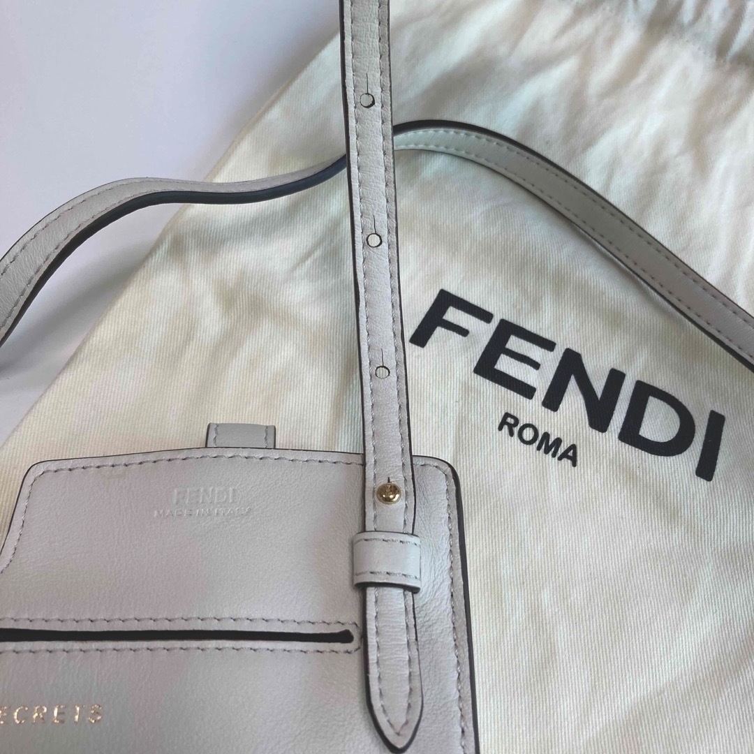 ◇大人気◇フェンディ　FENDI  スマホケース　スマホショルダーおしゃれショルダー