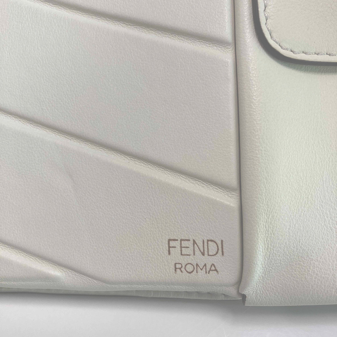 ◇大人気◇フェンディ　FENDI  スマホケース　スマホショルダーおしゃれショルダー