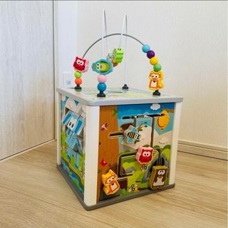 フィッシャープライス(Fisher-Price)のJ’ADORE（ジャドール）木製アクティビティプレイセンター(知育玩具)